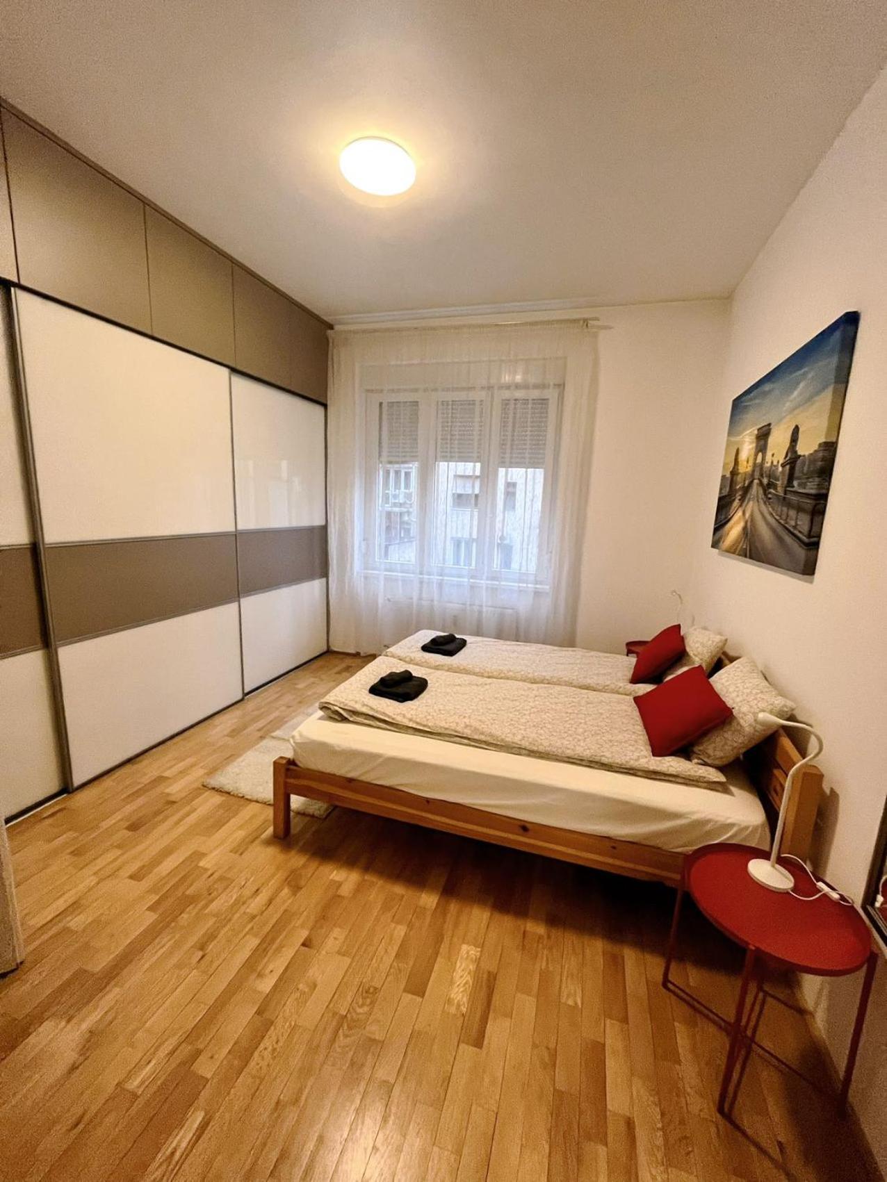 Boutique Family In The Heart Of City Apartment